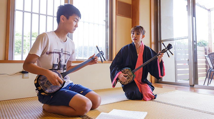 歌三線・筝のスクール(仲大千咲琉球古典音楽教室)